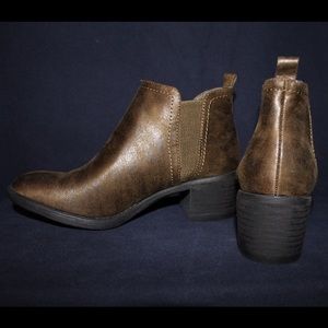 b52 by bullboxer hayden chelsea boot